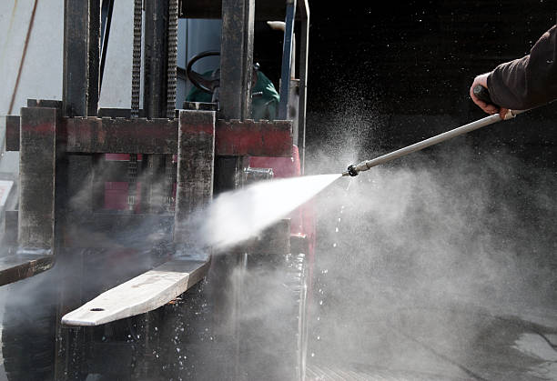 Best Roof Pressure Washing  in North Les, AK